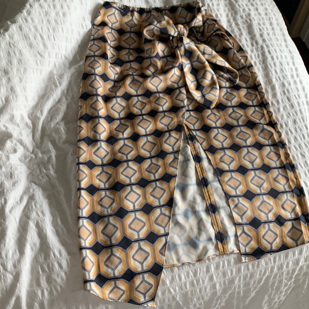 Aritiza Babaton midi Skirt with Tie sz 00